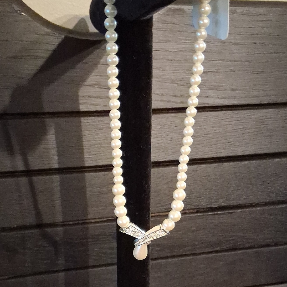 Elegant Cream Pearl Necklace